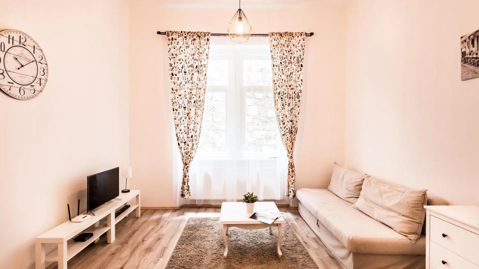 Crimson Crease Apartment Budapeste