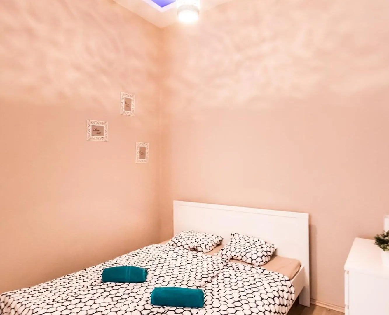 Crimson Crease Apartment Budapeste