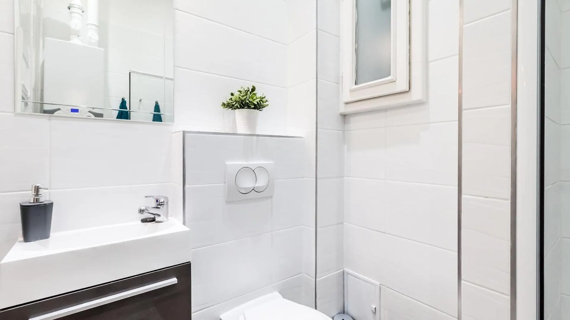 Crimson Crease Apartment Budapeste