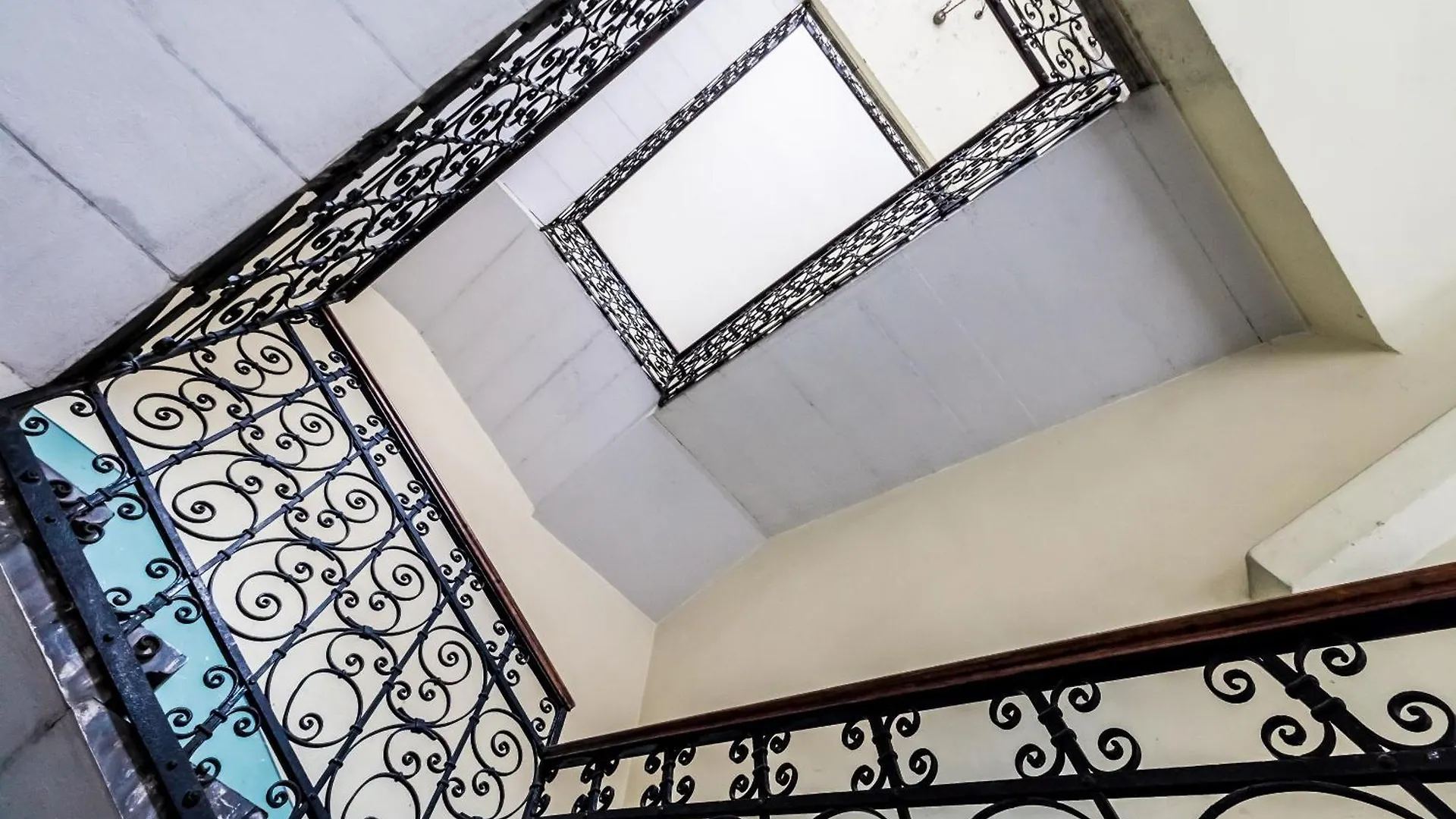 Crimson Crease Apartment Budapeste
