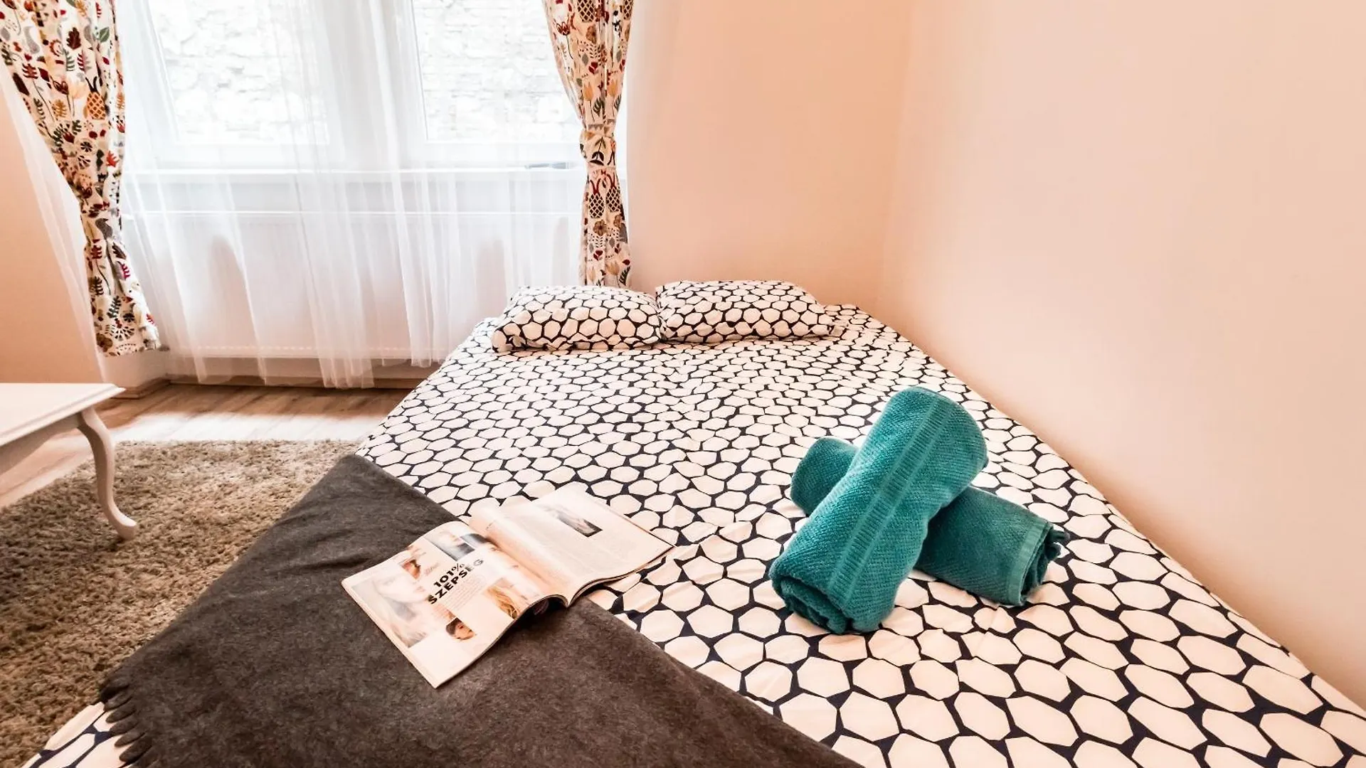 Crimson Crease Apartment Budapeste