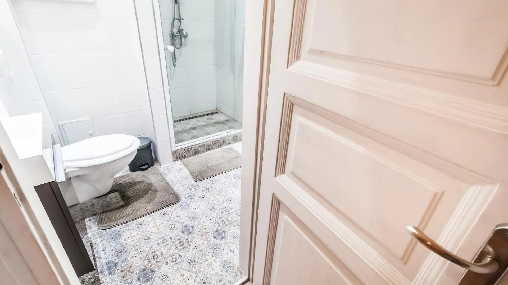 Crimson Crease Apartment Budapeste Hungria