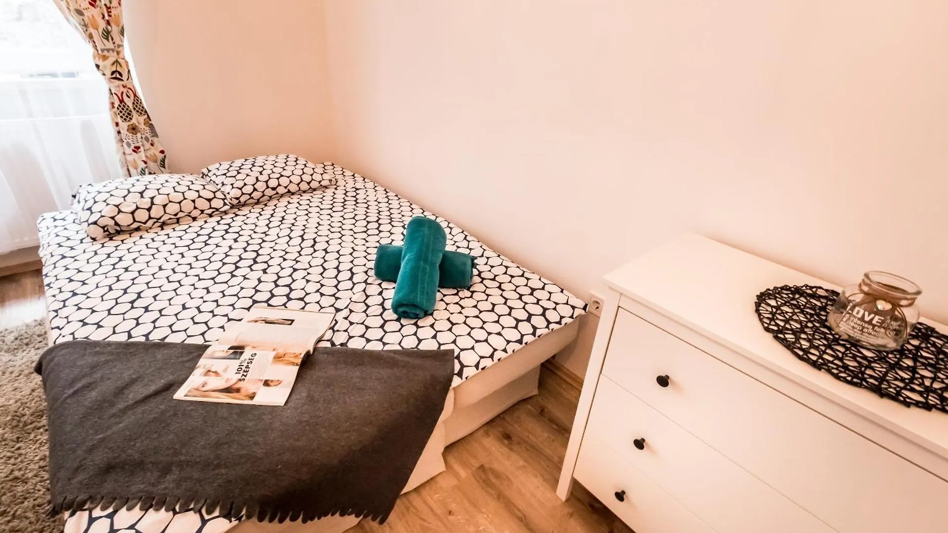 Crimson Crease Apartment Budapeste