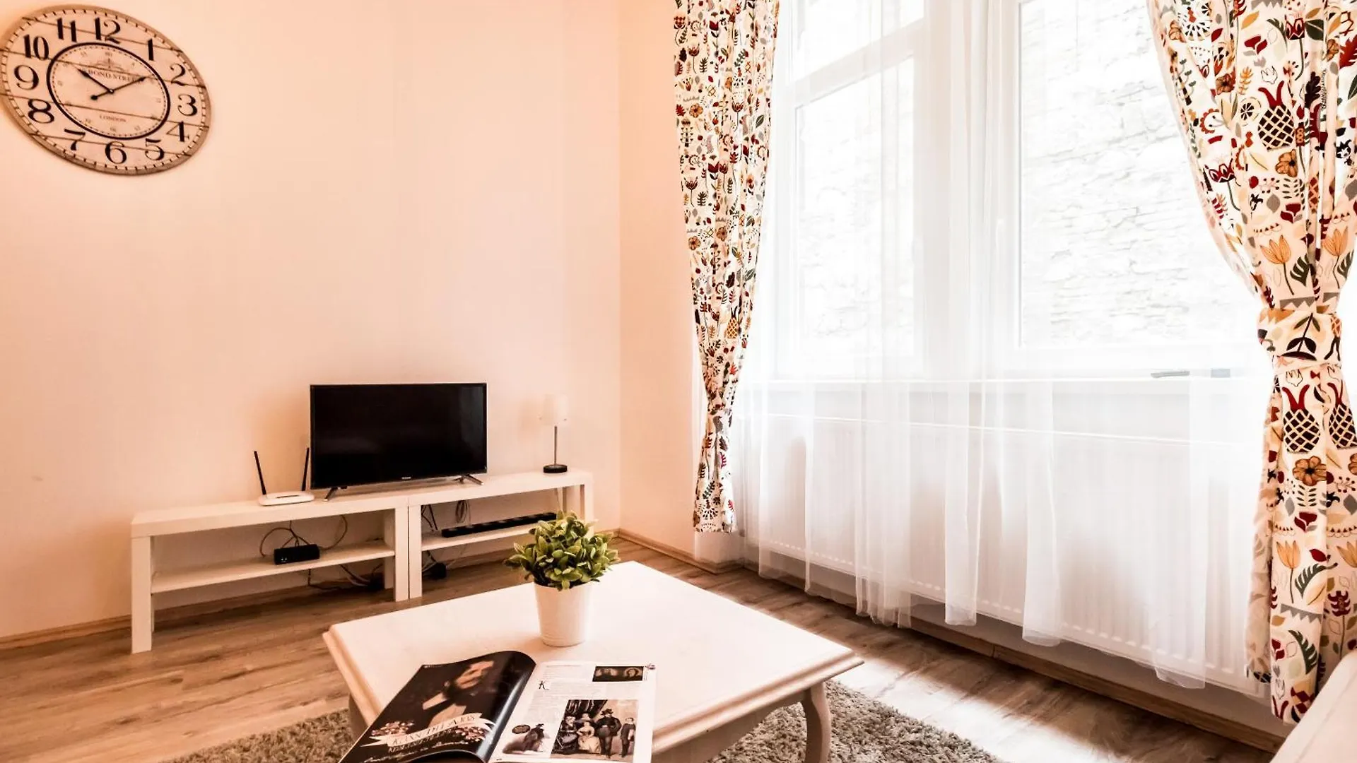 Crimson Crease Apartment Budapeste